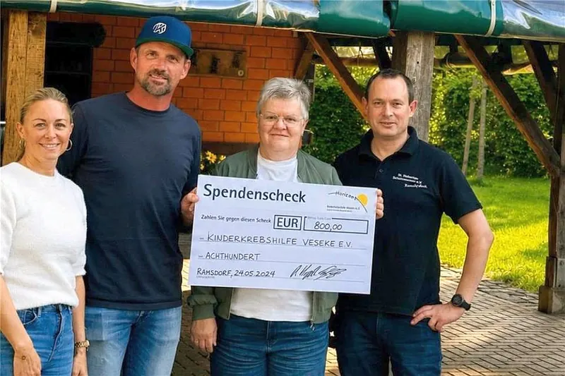 Schützen spenden 800 Euro an Kinderkrebshilfe
