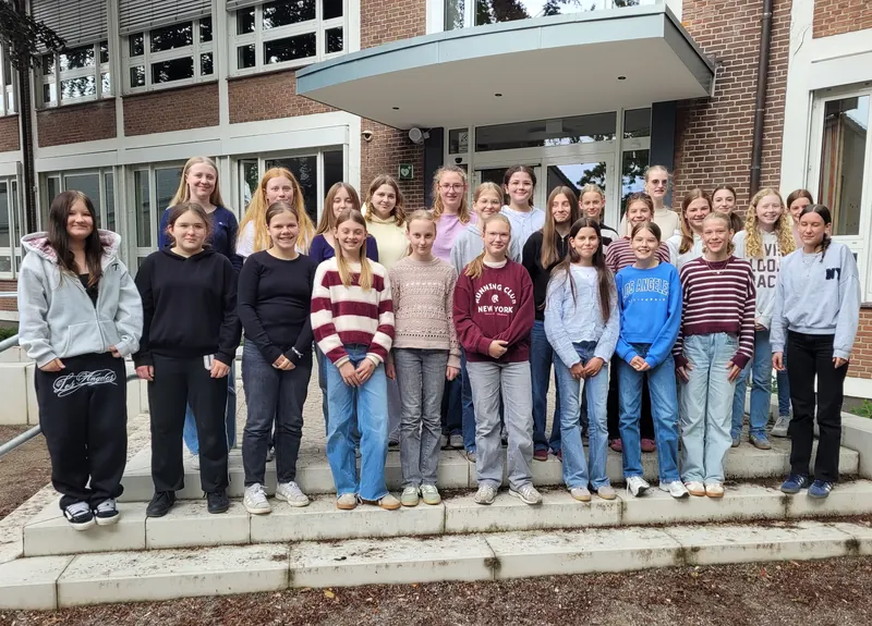 Bei ihrem Klassenfest hat die Klasse 7b der Schönstätter ...
